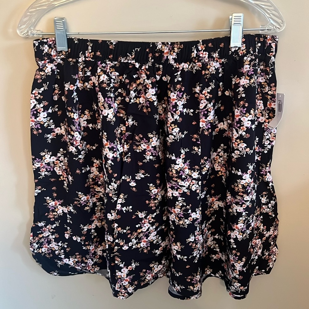 Women’s Old Navy Elastic Waist Above Knee Floral Skirt, NWT